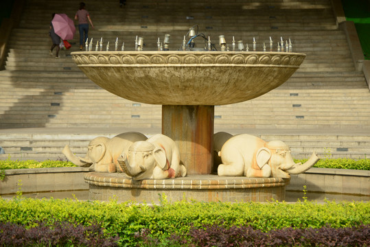 喷泉雕塑大象