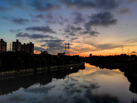 城市市郊夕阳景观