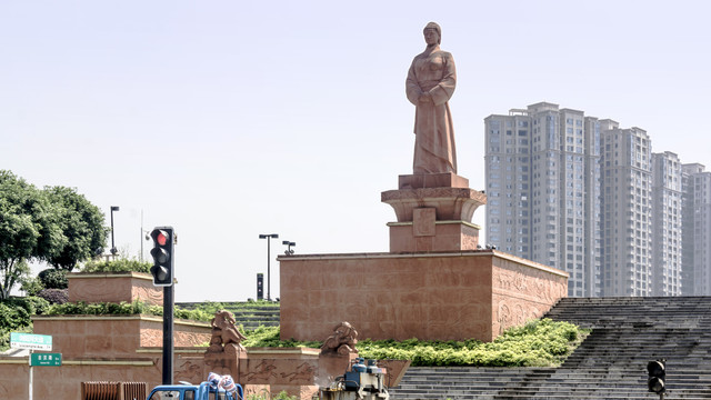 长沙马王堆汉文化广场辛追雕像