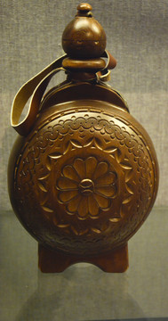 保加利亚木雕酒壶