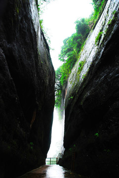 丹霞山一线天栈道