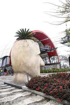 越南岘港巴拿山公园头雕塑