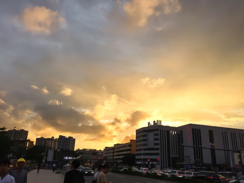 夕阳下的城市