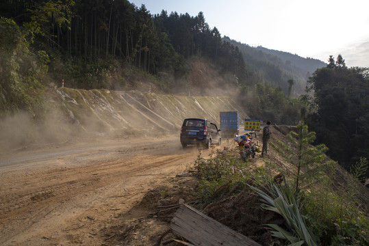 山路