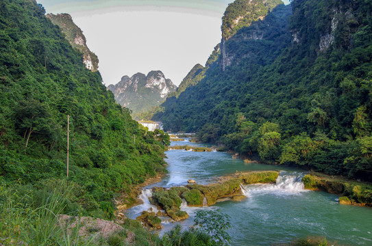 山水河流风景