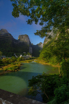 山水河流风景