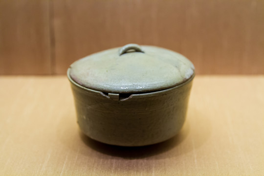江苏苏州博物馆春秋原始瓷盖碗