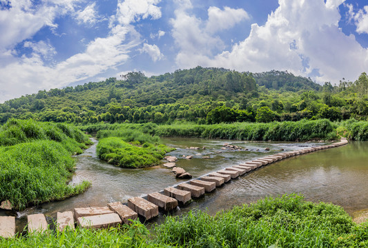 河中石墩