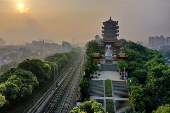 黄鹤楼逆光有噪点