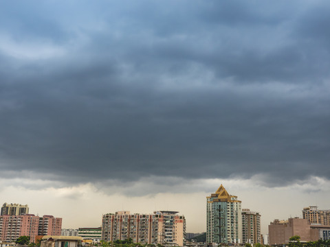 城市暴风雨