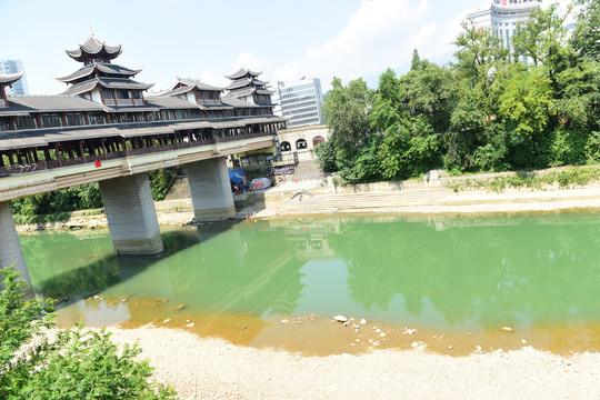 湖北恩施州侗族风雨桥