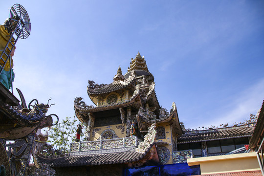 越南大叻灵福寺宝塔