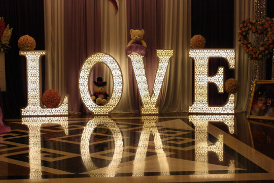 婚宴LOVE发光字
