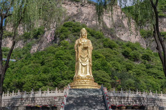 藏山莲花寺观音像