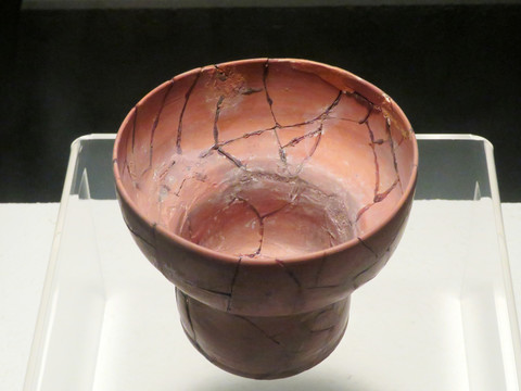 新石器时代曲腹红陶杯