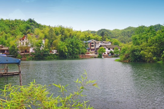 湖边的民宿