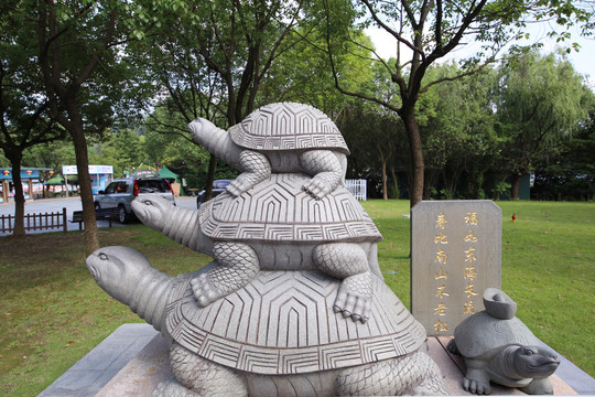 三层石龟雕塑
