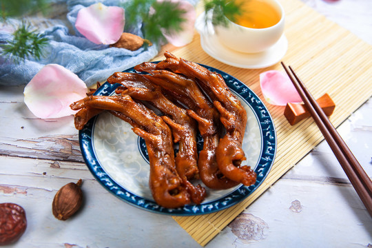 卤鸭掌
