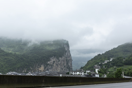 G85高速公路豆沙关