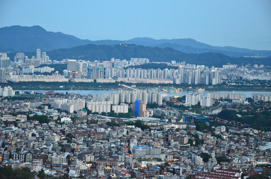 韩国首尔塔城市景观