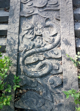 盘龙石雕寺院装饰