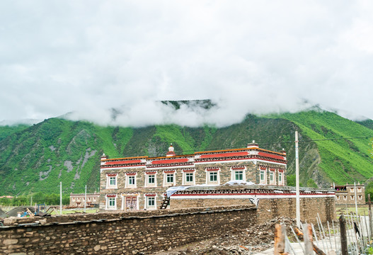 藏族传统藏式民居建筑