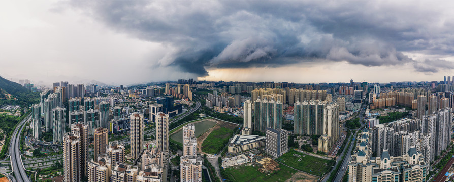 中山暴风雨前夕的景象