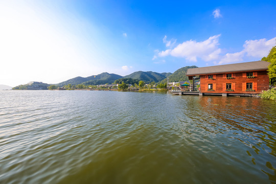 宁波东钱湖木屋