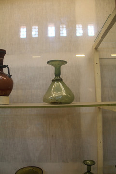 埃及瓷器瓶子
