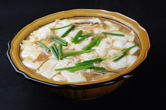 杂菌豆腐汤