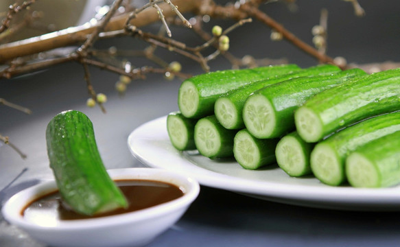 蘸酱黄瓜