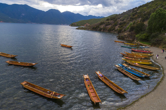 航拍云南泸沽湖旅游目的地风光