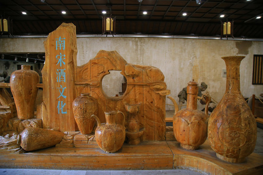 古代酿酒雕塑