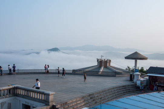 旅顺白玉山上平流雾