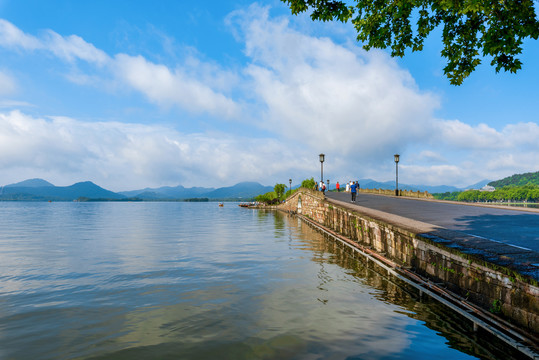 杭州西湖夏天风光断桥