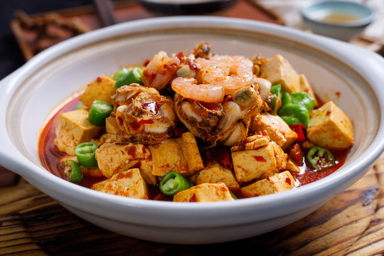 豆腐虾仁砂锅
