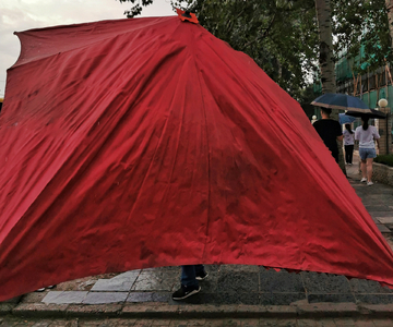 大型红雨伞