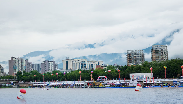 多云大雾天气