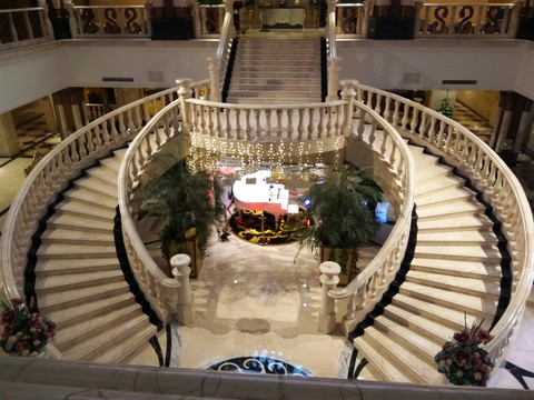 宾馆旋转楼梯