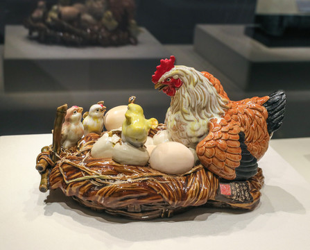 石湾窑瓷母鸡与小鸡