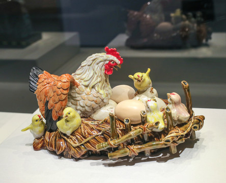 石湾窑瓷母鸡与小鸡