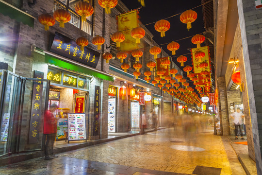 北京前门美食街夜景