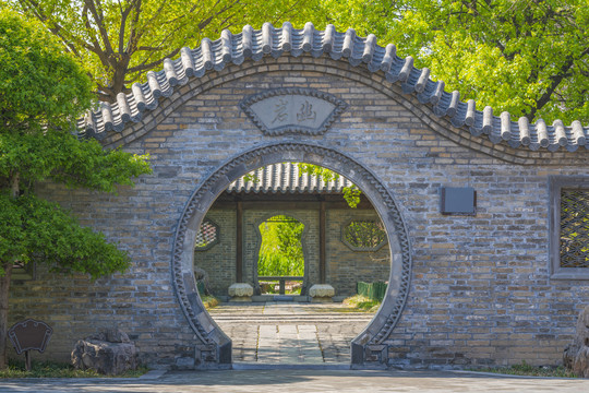 中式圆门