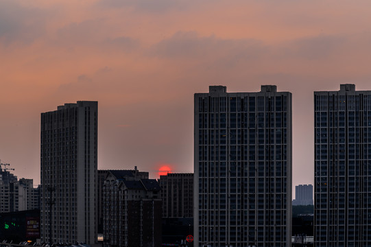 长春市城市和落日景观