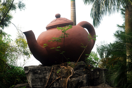泥茶壶雕塑
