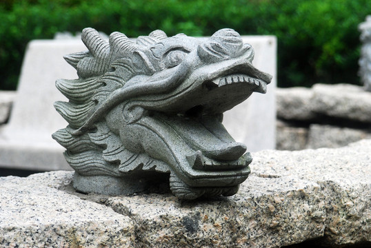 石雕龙头