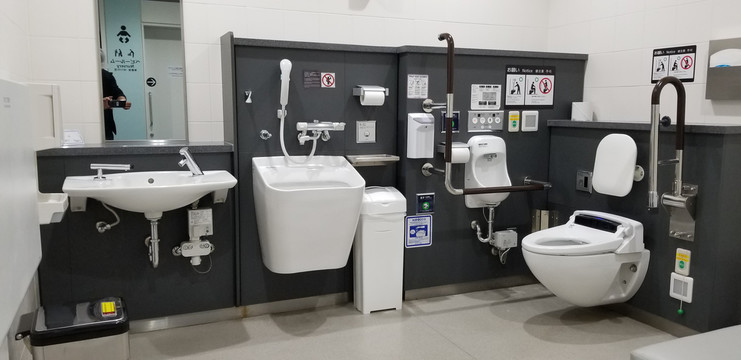 日本机场卫生间洗手间