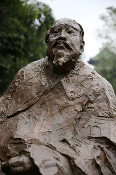 杜甫雕像