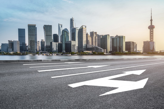 道路地面和建筑景观