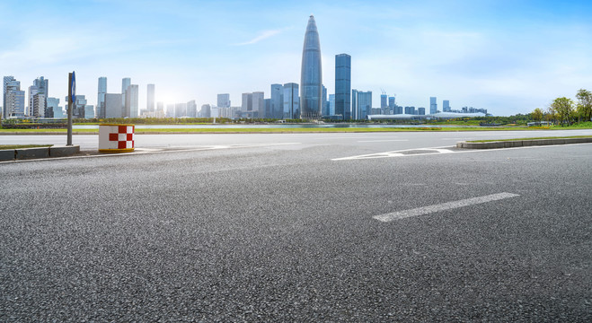 道路交通和城市天际线